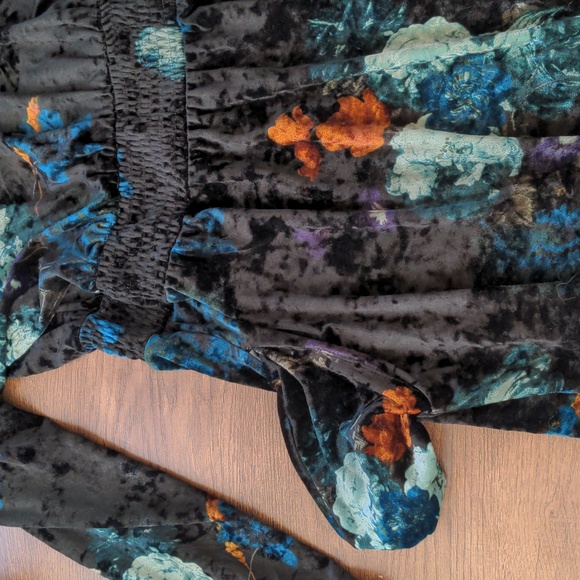 Ryegrass Velour Black Floral Long-Sleeved Midi Dress Size Small - Picture 12 of 14